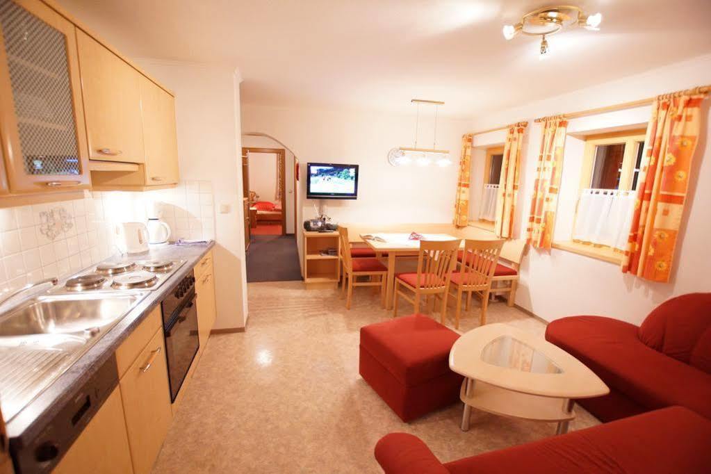 Thomanhof Chalet-Appartement Saalfelden ภายนอก รูปภาพ
